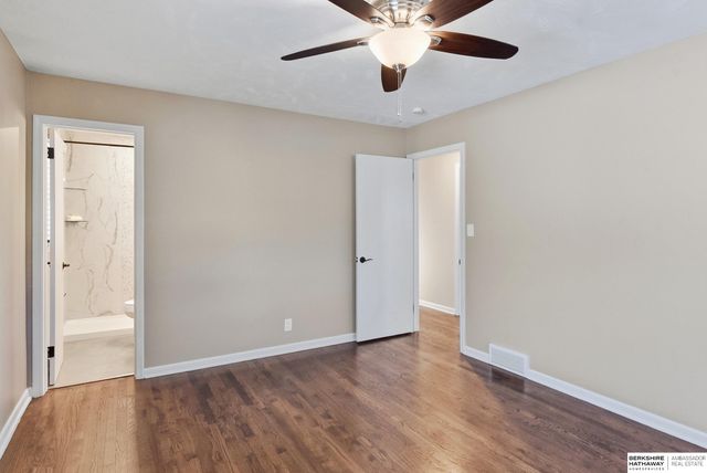 1010 Bellevue Boulevard S, Bellevue, NE 68005