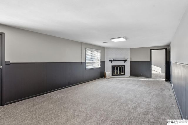 1010 Bellevue Boulevard S, Bellevue, NE 68005