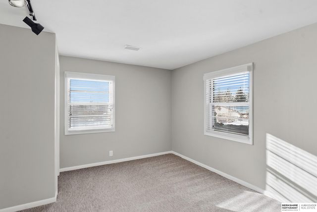 1010 Bellevue Boulevard S, Bellevue, NE 68005