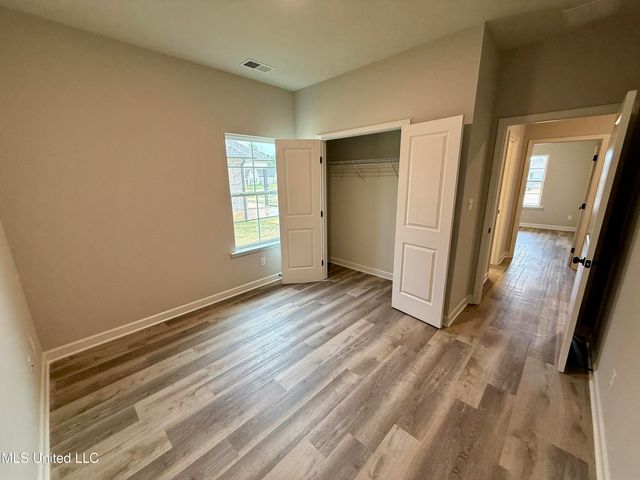 6334 Acorn Way, Walls, MS 38680