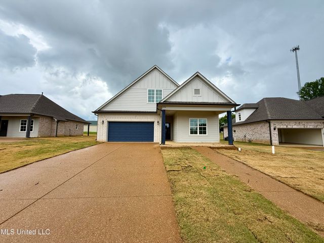 6334 Acorn Way, Walls, MS 38680