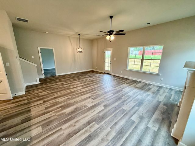 6334 Acorn Way, Walls, MS 38680