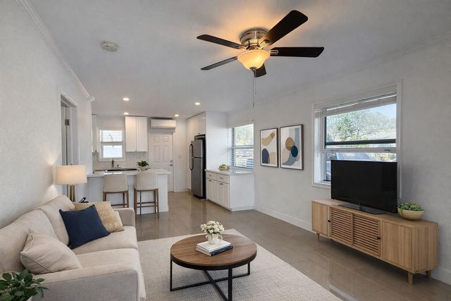 412 SE 15th Street 1, Fort Lauderdale, FL 33316