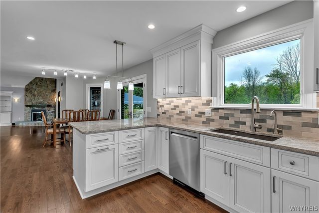 4950 East River Road, Grand Island, NY 14072