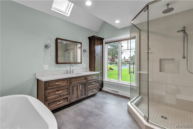 4950 East River Road, Grand Island, NY 14072