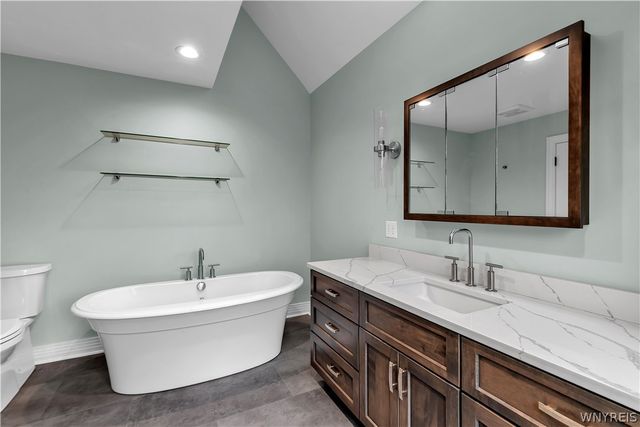 4950 East River Road, Grand Island, NY 14072