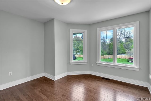 4950 East River Road, Grand Island, NY 14072