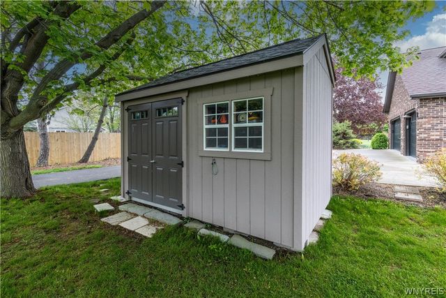 4950 East River Road, Grand Island, NY 14072