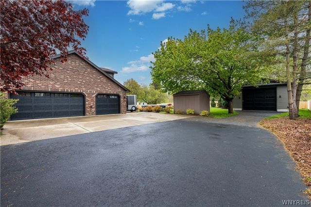 4950 East River Road, Grand Island, NY 14072