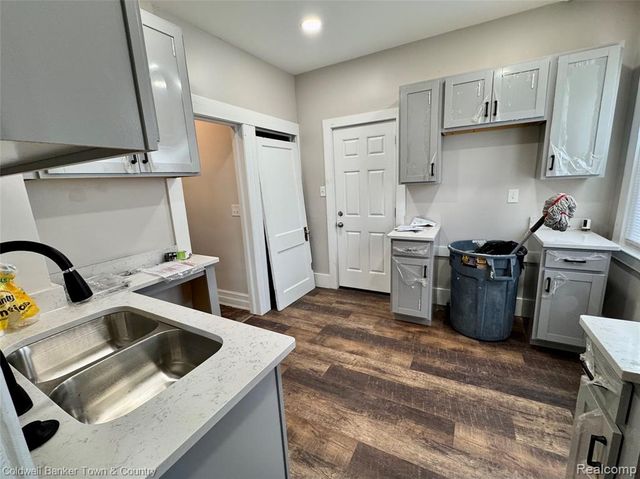 3785 Burns Street, Detroit, MI 48214