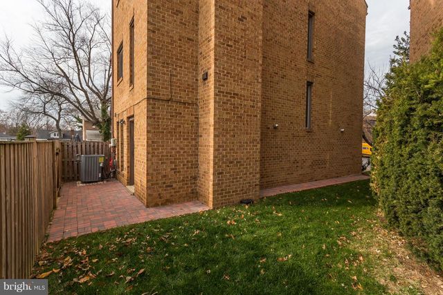 4418 7TH ST N, Arlington, VA 22203