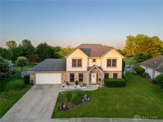 595 Autumn Creek Drive, Fairborn, OH 45324