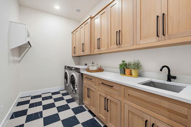501 Rawhide LN, Florence, TX 76527