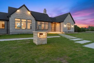 501 Rawhide LN, Florence, TX 76527