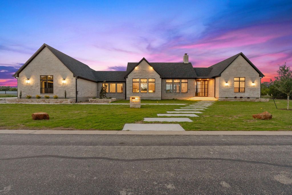 501 Rawhide LN, Florence, TX 76527