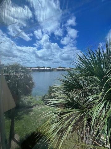 920 NE 199th St 4S, Miami, FL 33179