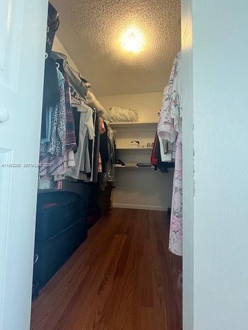 920 NE 199th St 4S, Miami, FL 33179