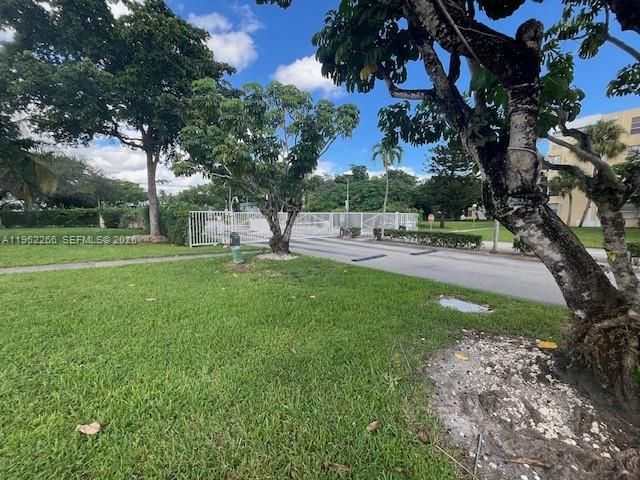 920 NE 199th St 4S, Miami, FL 33179