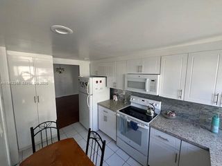 920 NE 199th St 4S, Miami, FL 33179