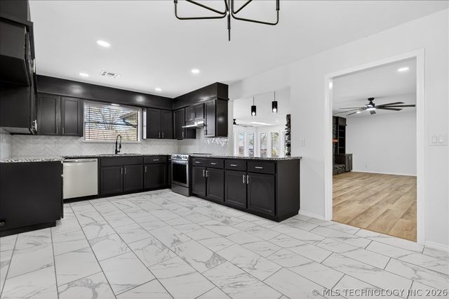 6644 SE Quail Ridge Road, Bartlesville, OK 74006