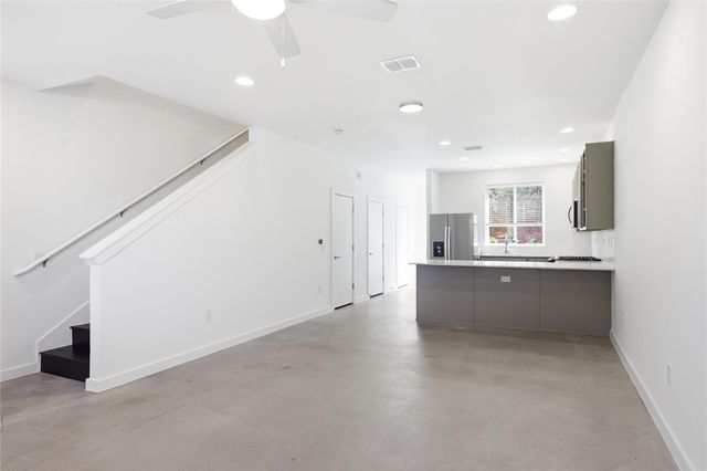 814 N Bluff DR 74, Austin, TX 78745