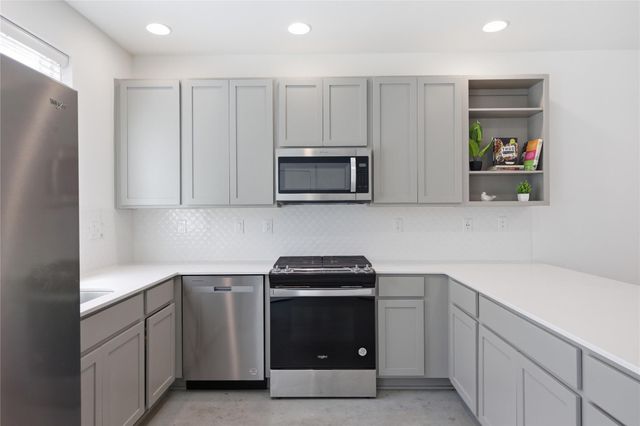 814 N Bluff DR 74, Austin, TX 78745