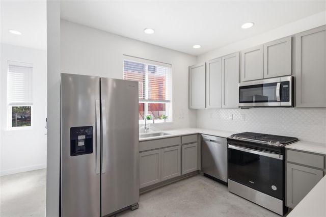 814 N Bluff DR 74, Austin, TX 78745