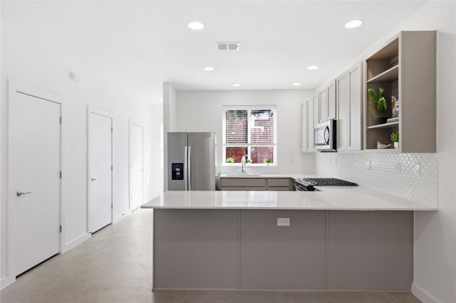 814 N Bluff DR 74, Austin, TX 78745