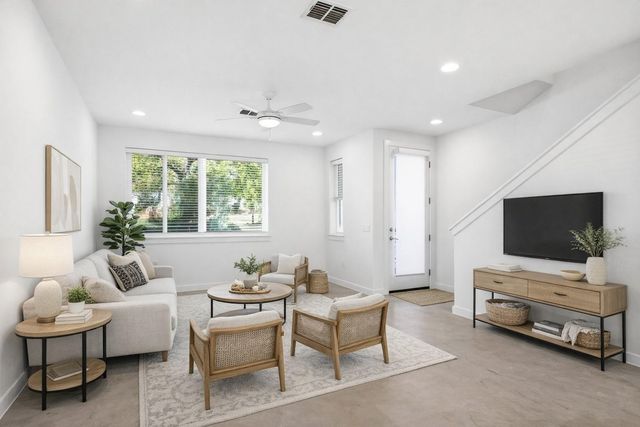 814 N Bluff DR 74, Austin, TX 78745