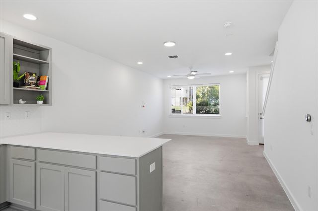 814 N Bluff DR 74, Austin, TX 78745