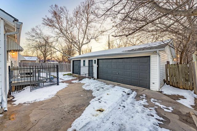 2327 S Greenwood St, Wichita, KS 67211