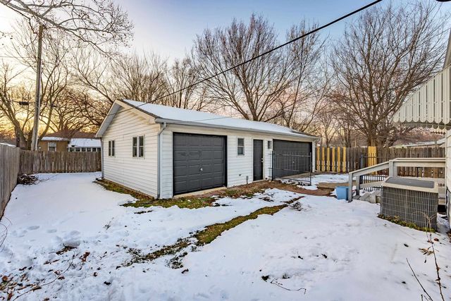 2327 S Greenwood St, Wichita, KS 67211