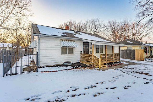 2327 S Greenwood St, Wichita, KS 67211