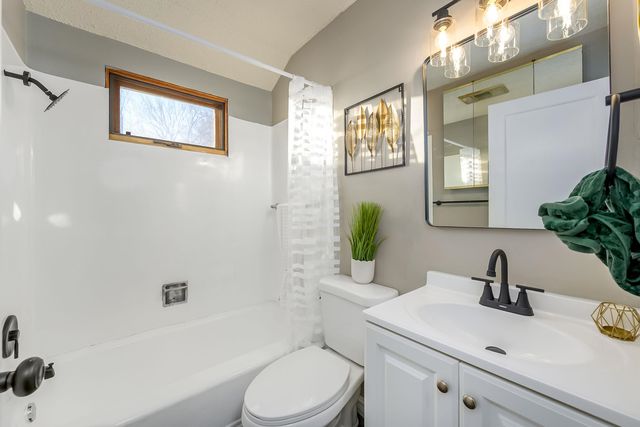 2327 S Greenwood St, Wichita, KS 67211