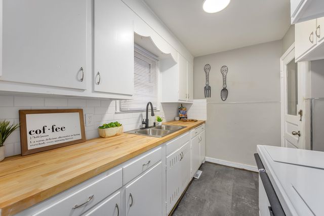 2327 S Greenwood St, Wichita, KS 67211