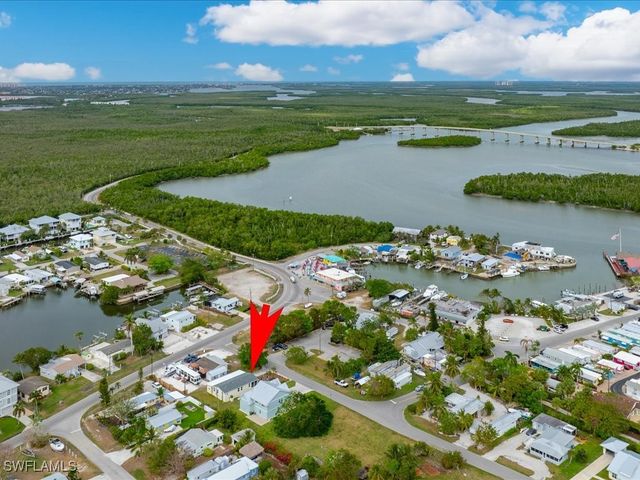 340 Pear Tree AVE, Goodland, FL 34140
