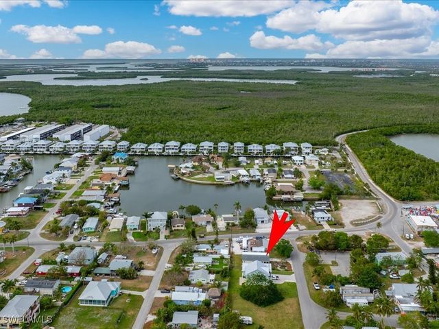 340 Pear Tree AVE, Goodland, FL 34140