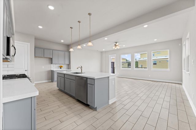 4025 Boardwalk Boulevard, Seabrook, TX 77586