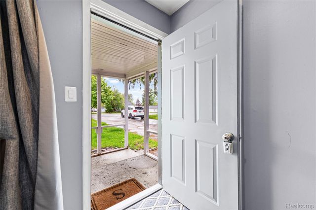 1135 Quinif Drive, Walled Lake, MI 48390
