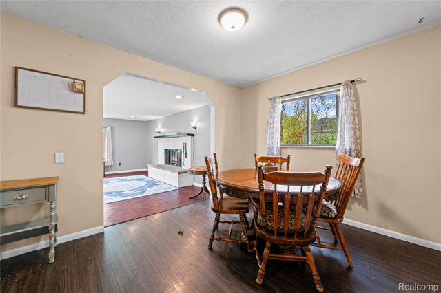 1135 Quinif Drive, Walled Lake, MI 48390