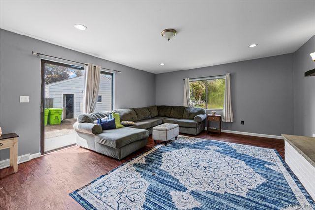 1135 Quinif Drive, Walled Lake, MI 48390