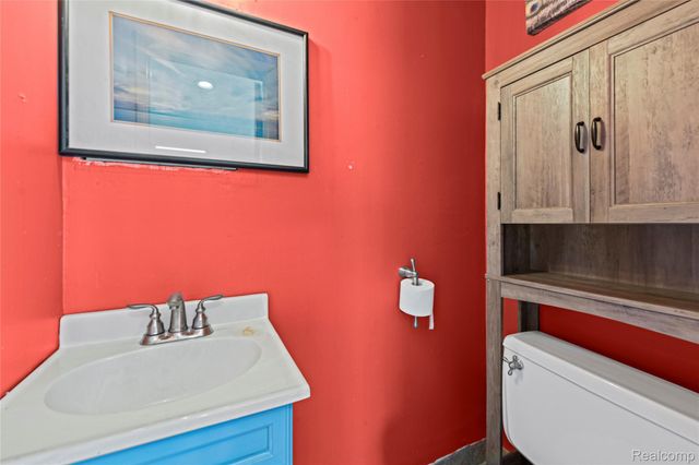 1135 Quinif Drive, Walled Lake, MI 48390