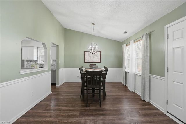 439 Willow Bend DR, Chesapeake, VA 23323