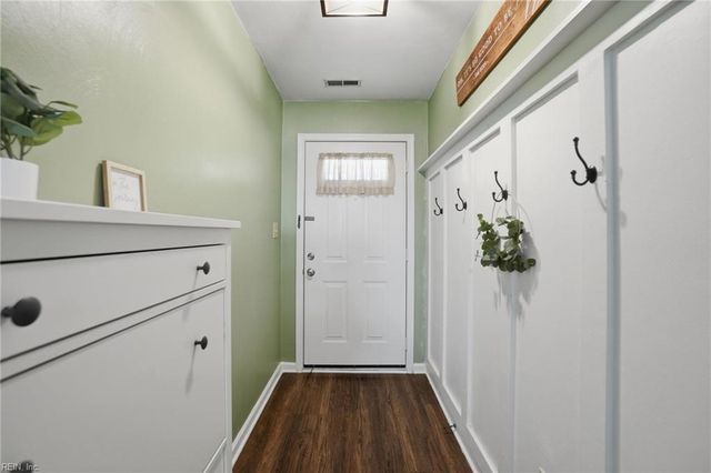 439 Willow Bend DR, Chesapeake, VA 23323