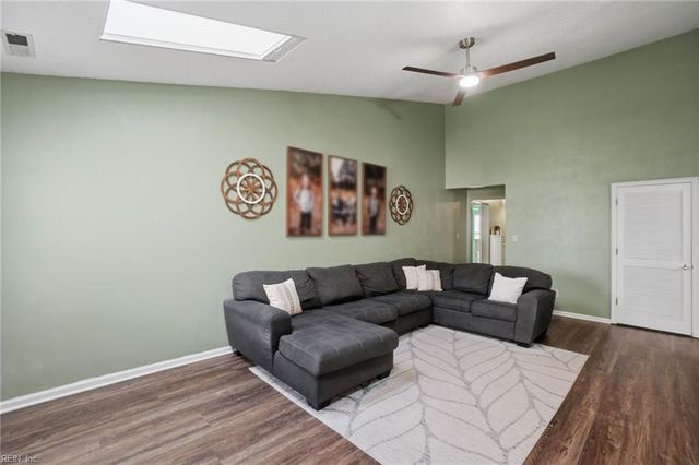 439 Willow Bend DR, Chesapeake, VA 23323