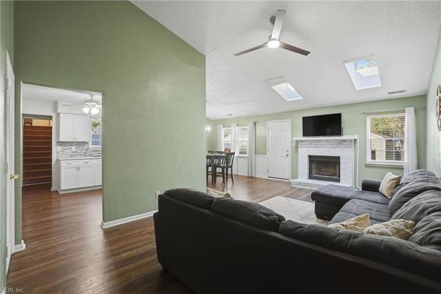 439 Willow Bend DR, Chesapeake, VA 23323