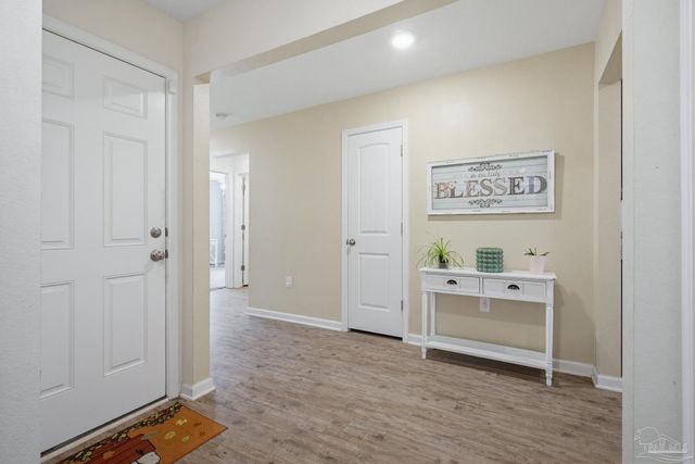 5768 Blackhorse Cir, Pensacola, FL 32526