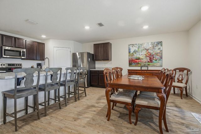 5768 Blackhorse Cir, Pensacola, FL 32526