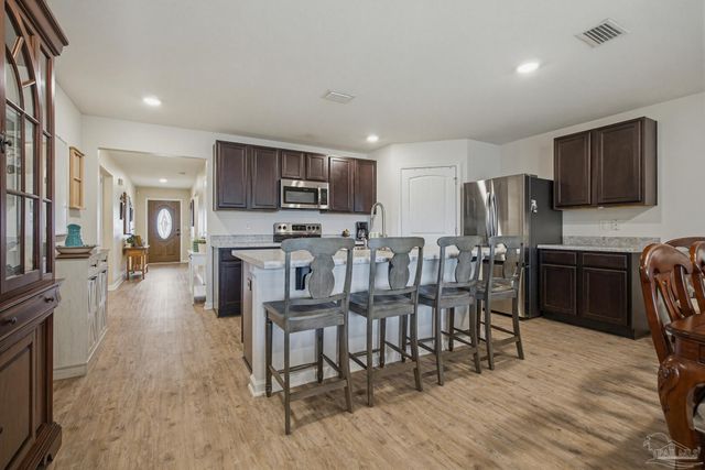 5768 Blackhorse Cir, Pensacola, FL 32526