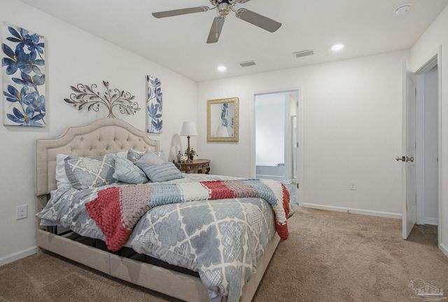 5768 Blackhorse Cir, Pensacola, FL 32526